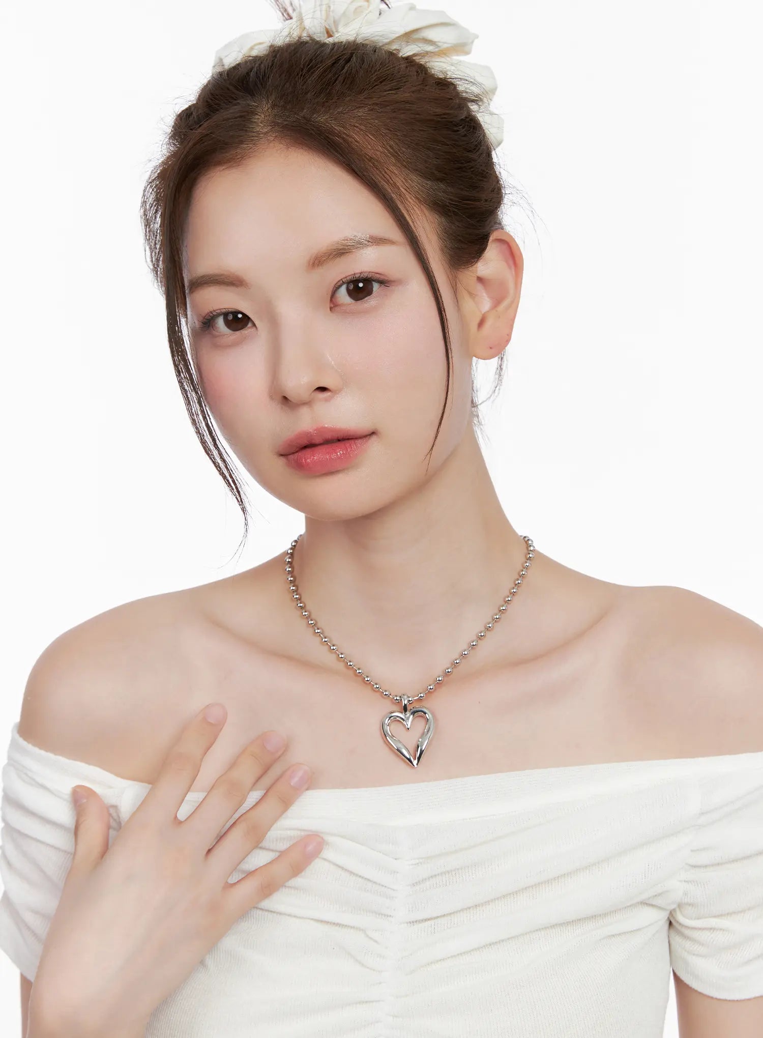 bold-heart-necklace-cl524