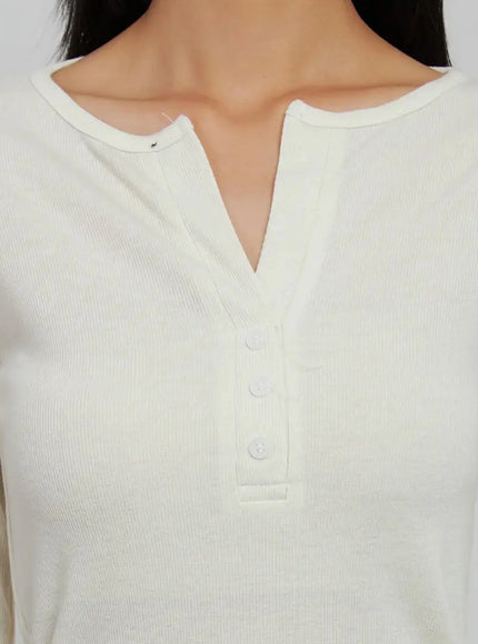 slim-fit-ribbed-top-ij509