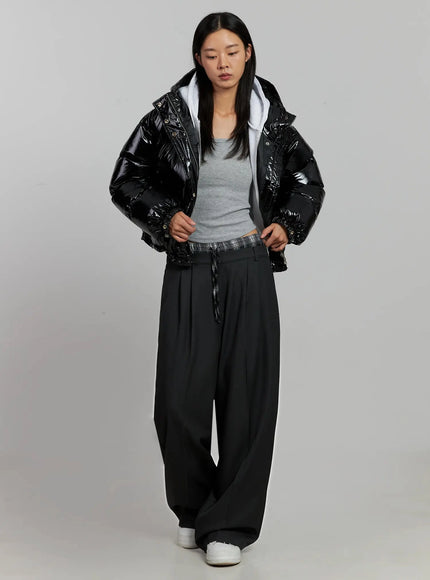 glossy-hooded-puffer-jacket-ij502