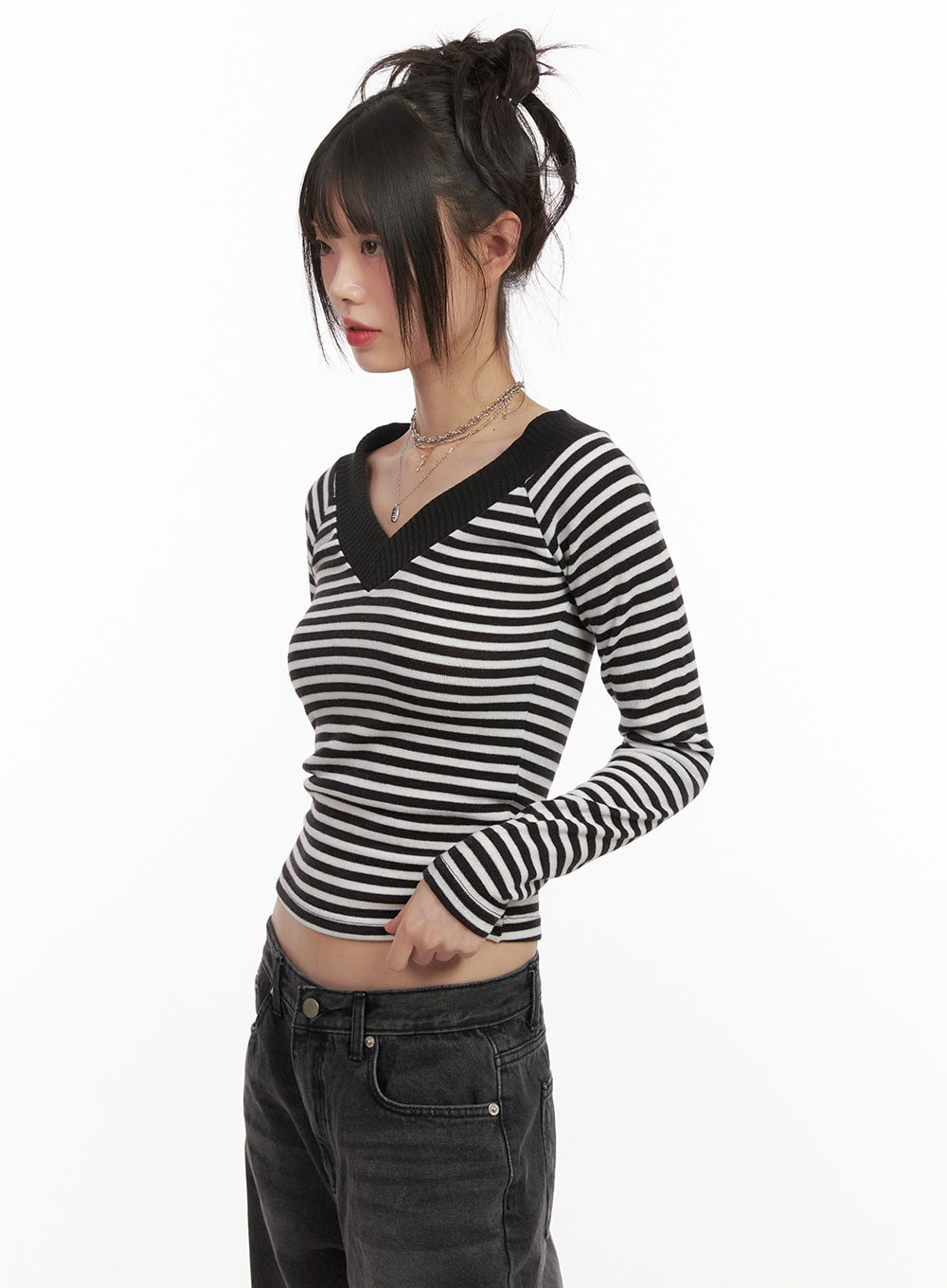 striped-v-neck-cropped-sweater-cj506