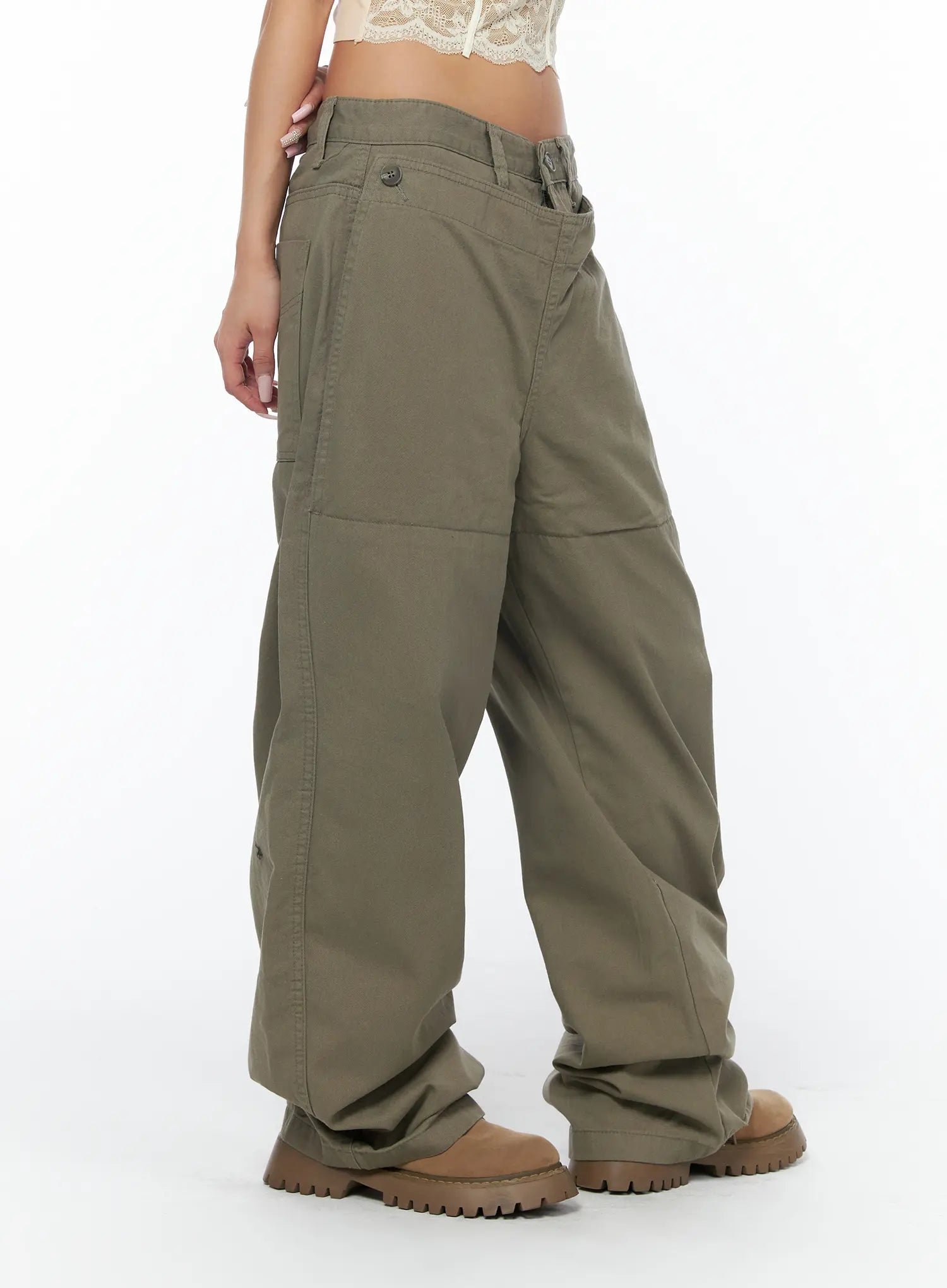 adjustable-wide-leg-cargo-pants-ca516