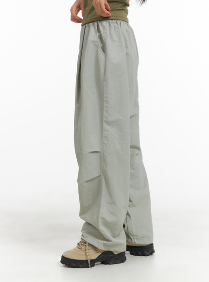 unisex-classic-parachute-pants-cm418