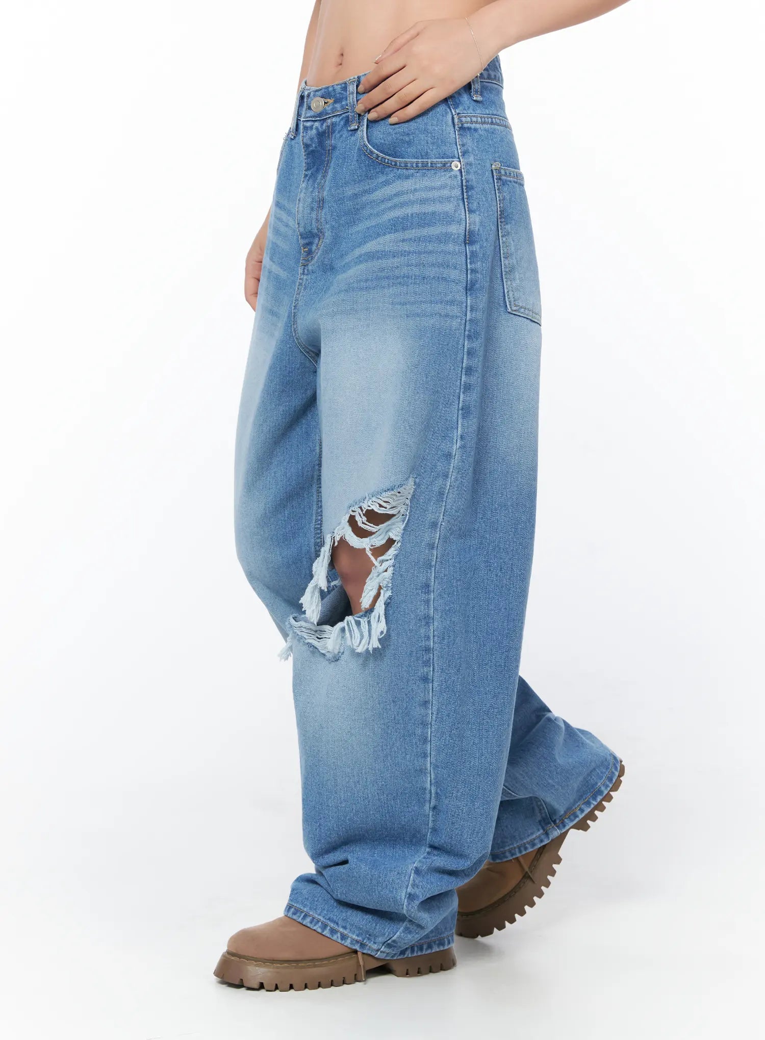 rivka-distressed-wide-leg-jeans-cy512