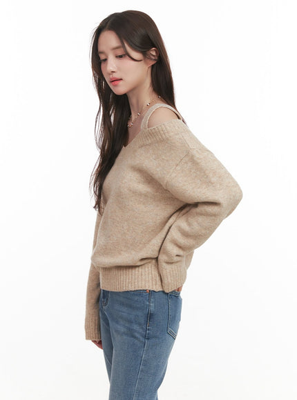 off-shoulder-v-neck-sweater-with-straps-cj515