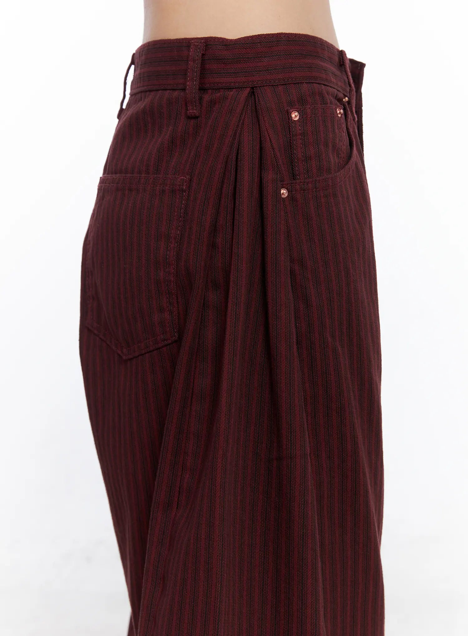 striped-side-pintuck-wide-pants-co507
