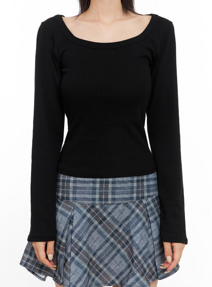 wide-neck-fitted-long-sleeve-top-is508