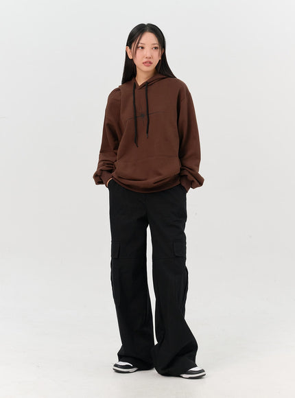 straight-fit-cargo-pants-in302 / Black