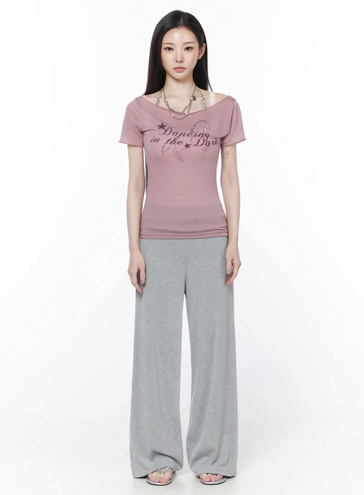 graphic-off-shoulder-top-iu512