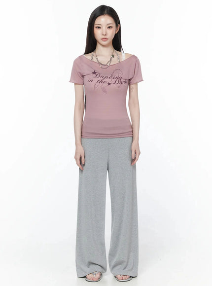 graphic-off-shoulder-top-iu512
