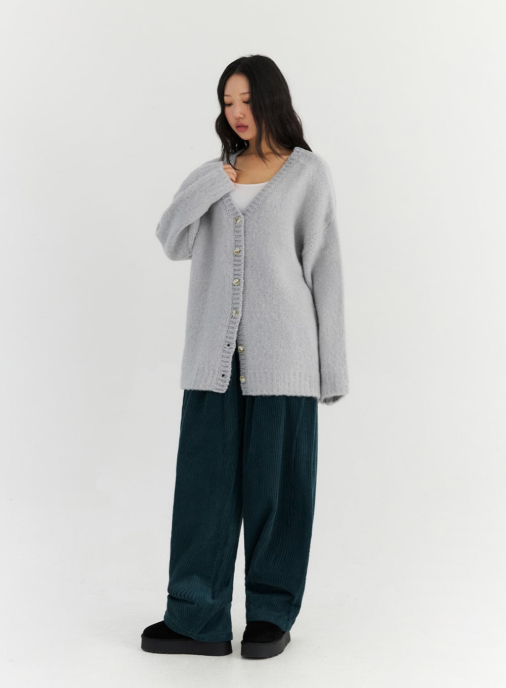 v-neck-loose-fit-knit-cardigan-cn303