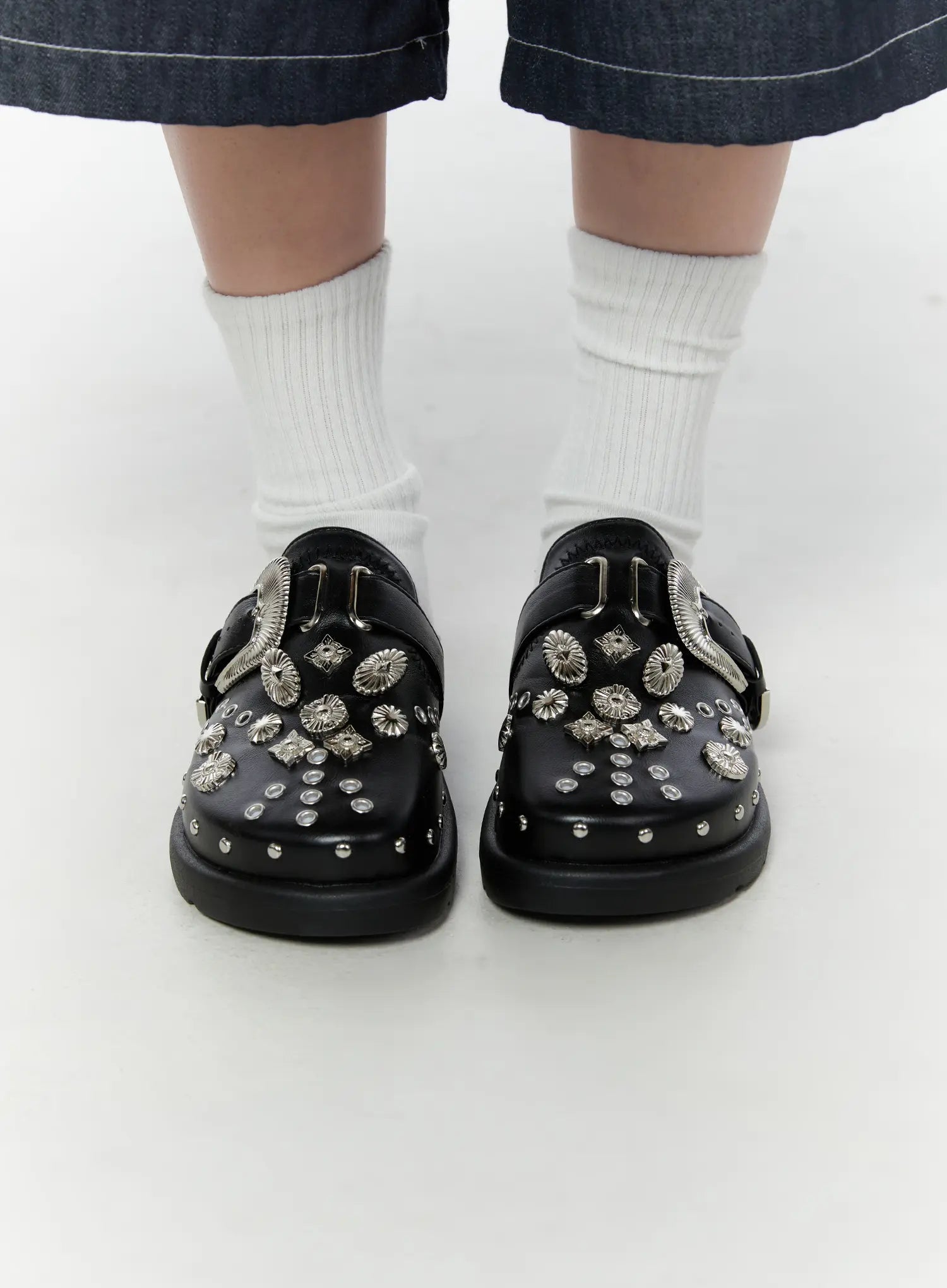 studded-clogs-cy515