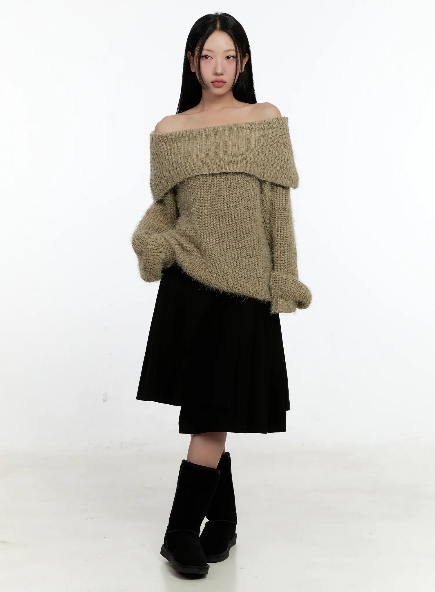 loose-fit-off-shoulder-knit-sweater-cn505