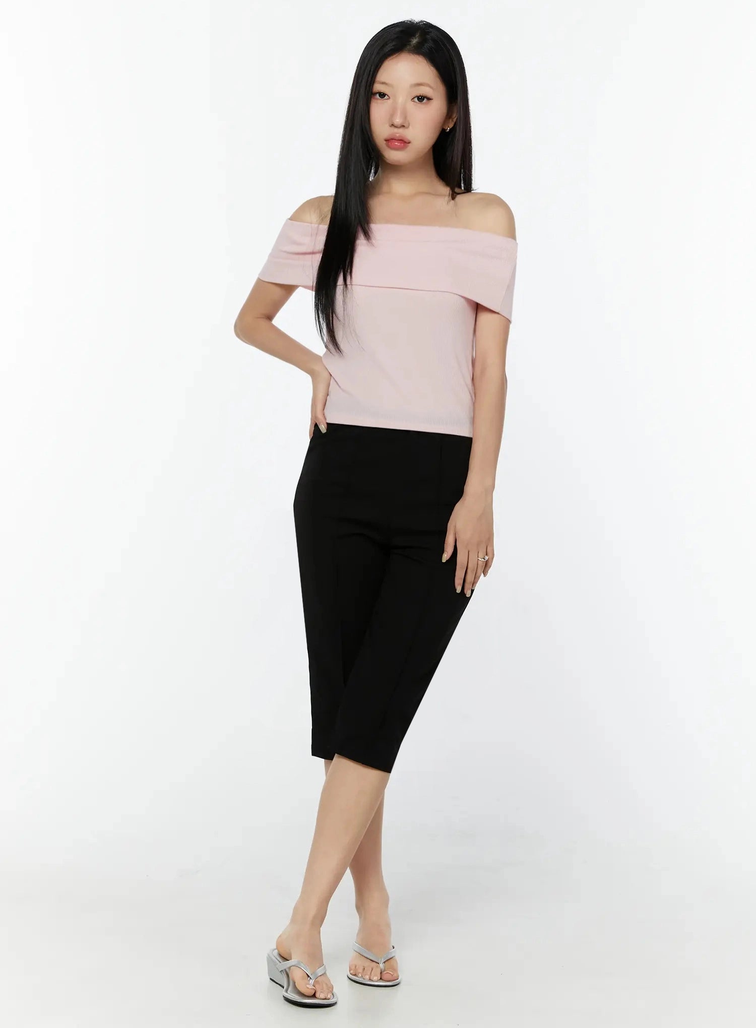 slim-fit-stretch-capri-pants-iu522