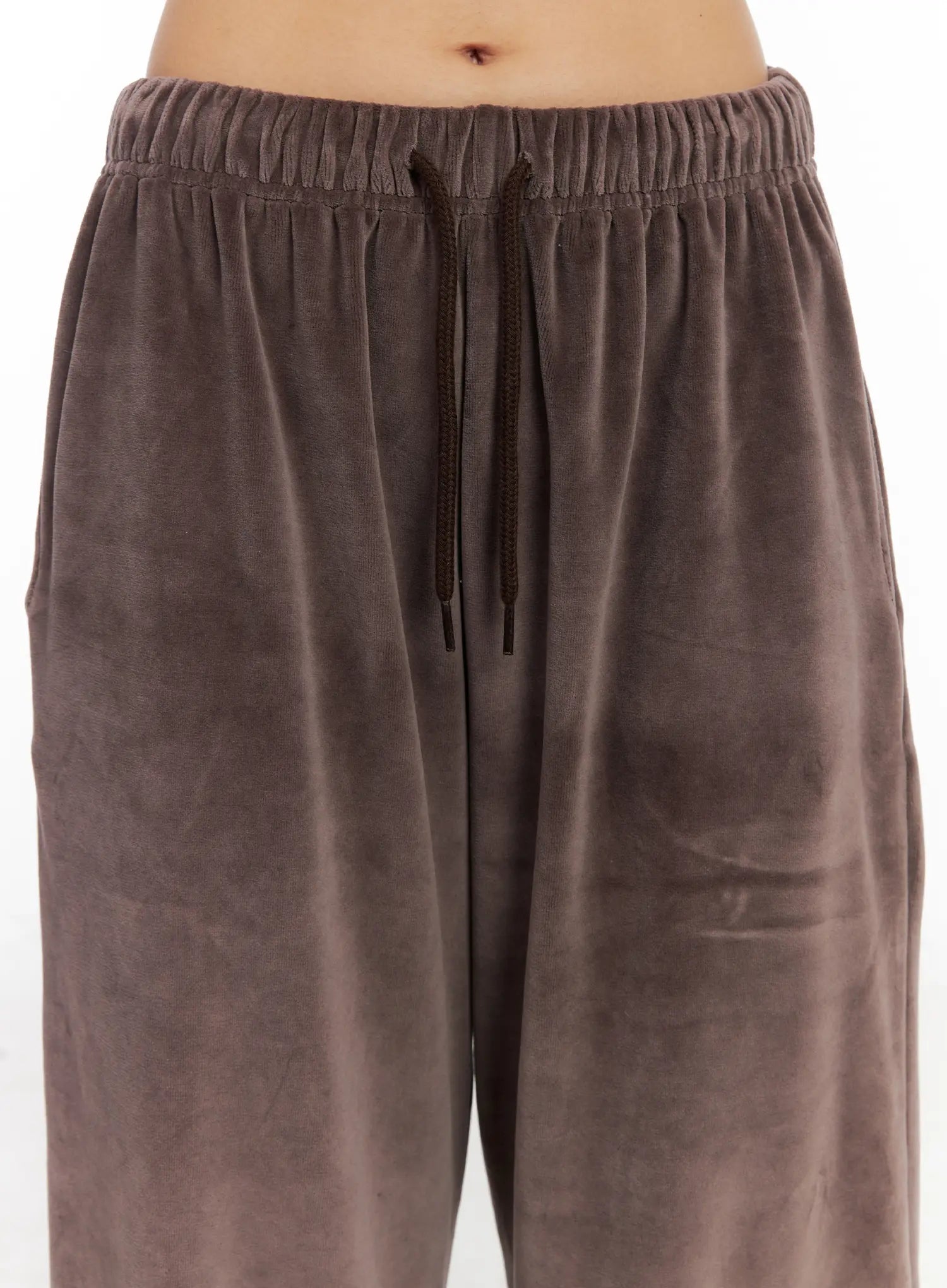 wide-leg-velvet-track-pants-cd508