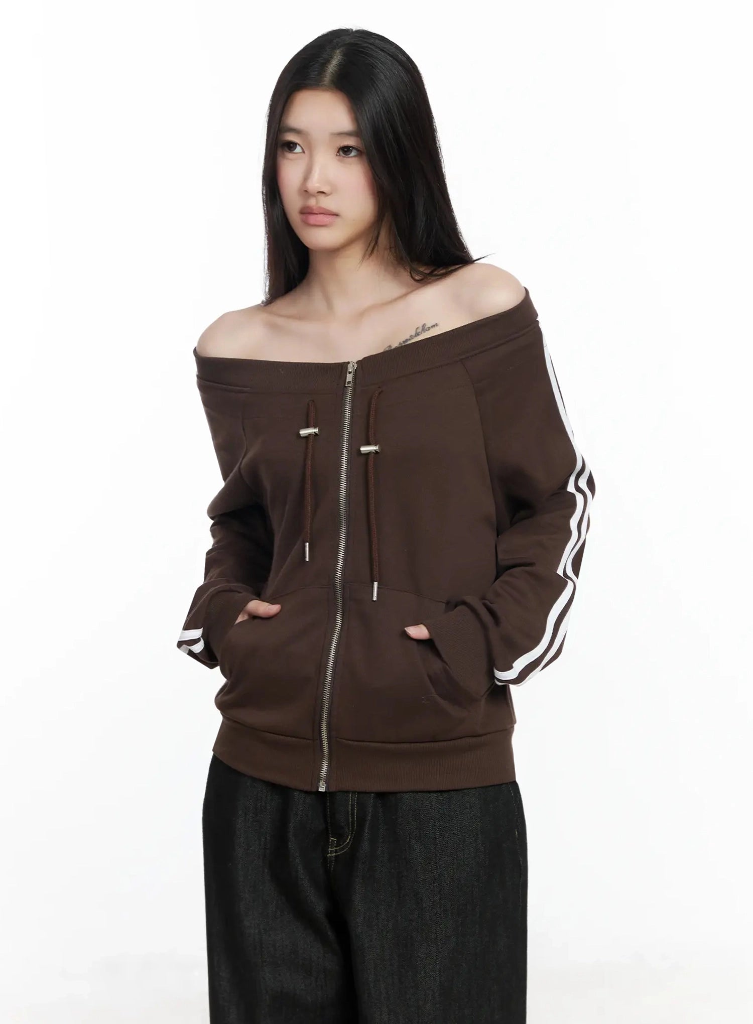 off-shoulder-track-zip-up-sweatshirt-im506