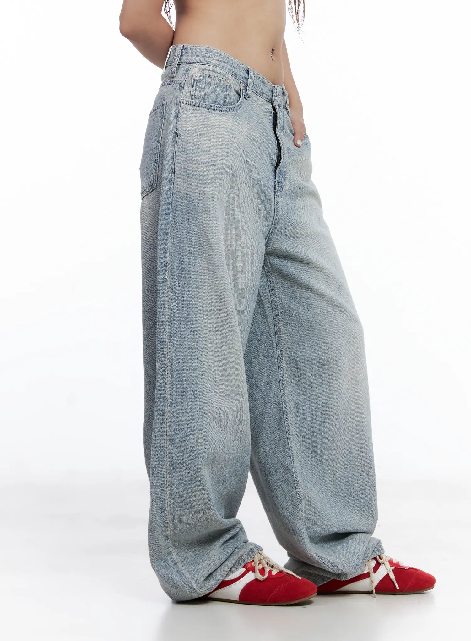 hwasa-wash-wide-leg-jeans-cl511