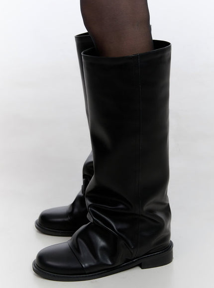 wrinkled-faux-leather-long-boots-cd420