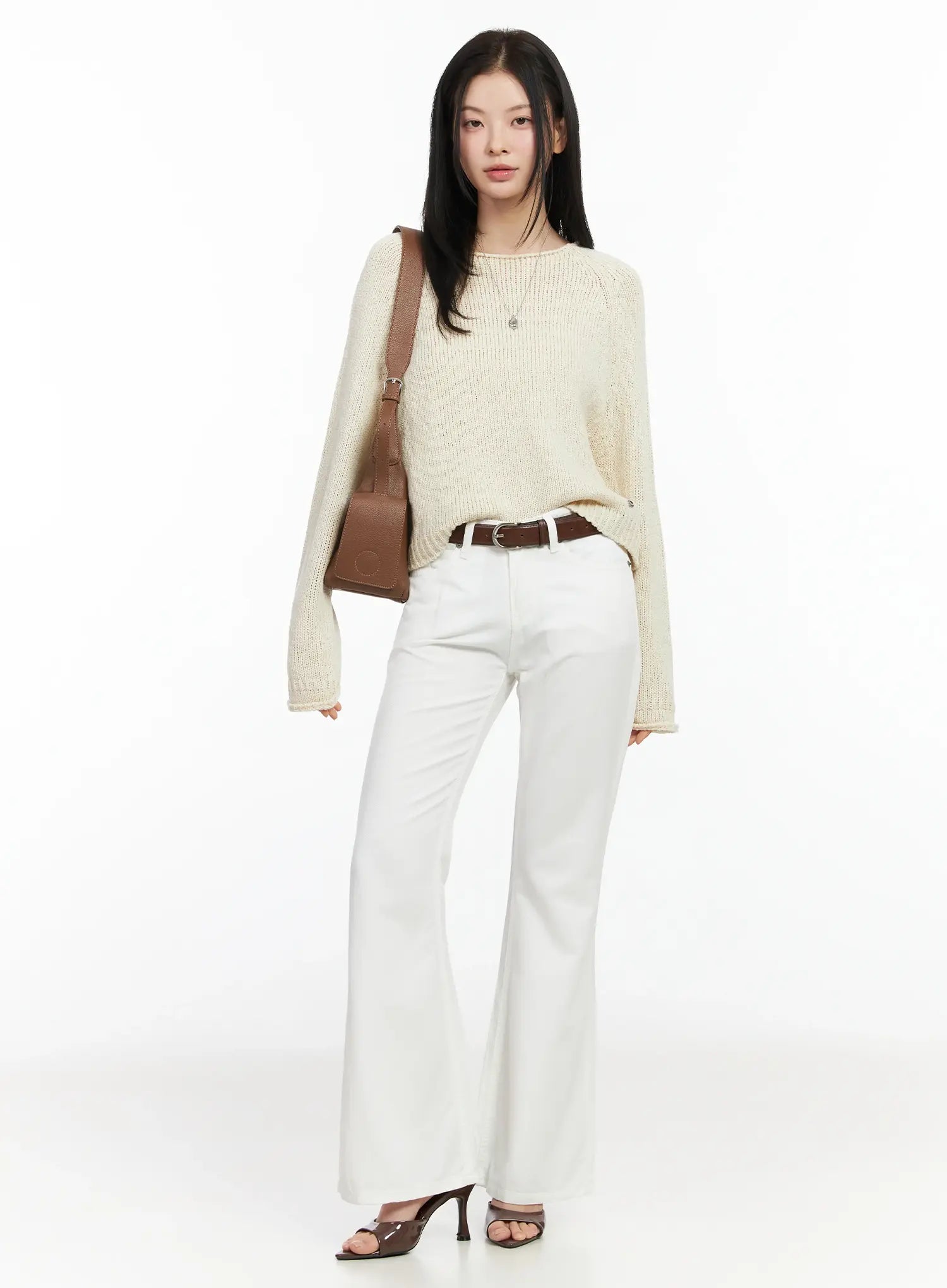 round-neck-pendant-sweater-im524