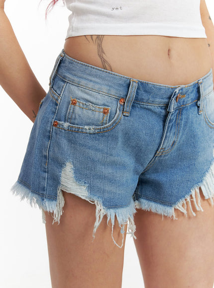 destroyed-hem-denim-mini-shorts-cy430