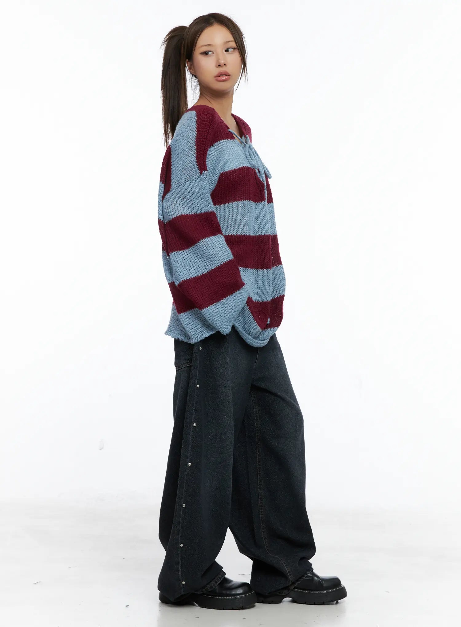 rivet-detail-washed-wide-leg-jeans-cs505