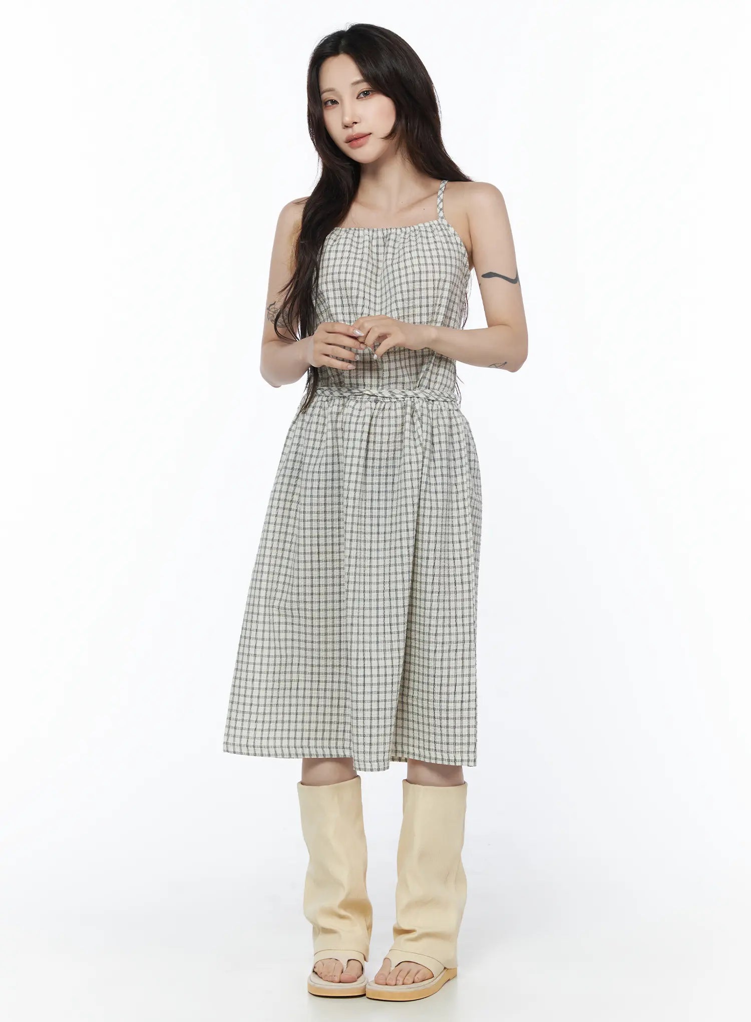 ruched-henley-tiered-mini-dress-cu504