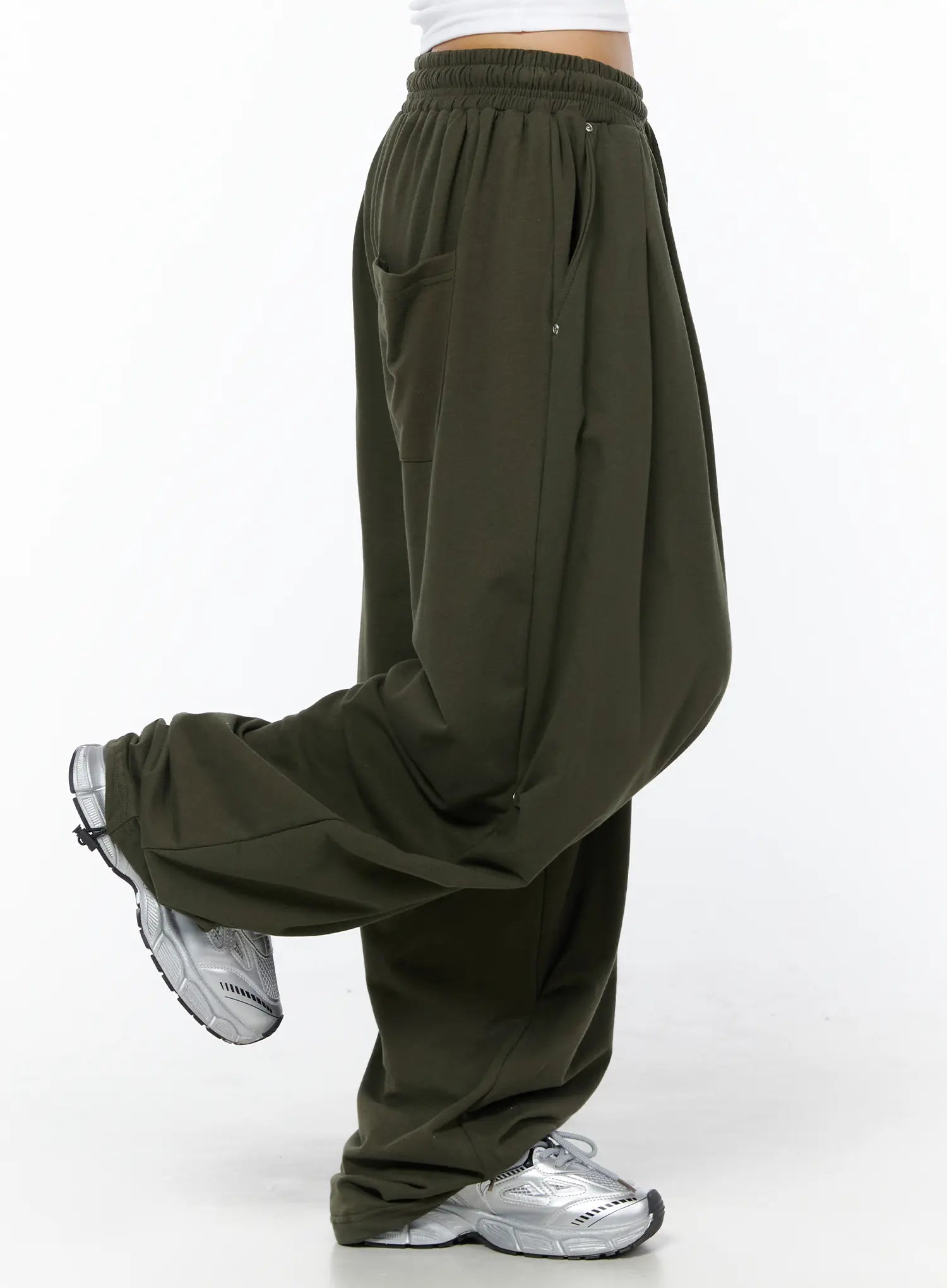 relaxed-fit-cargo-pants-cu512