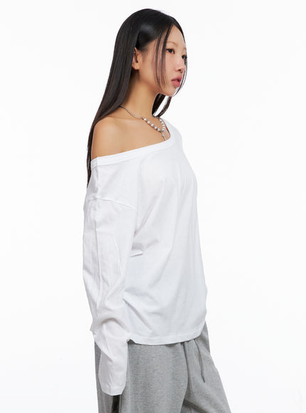 relaxed-off-shoulder-long-sleeve-top-co514
