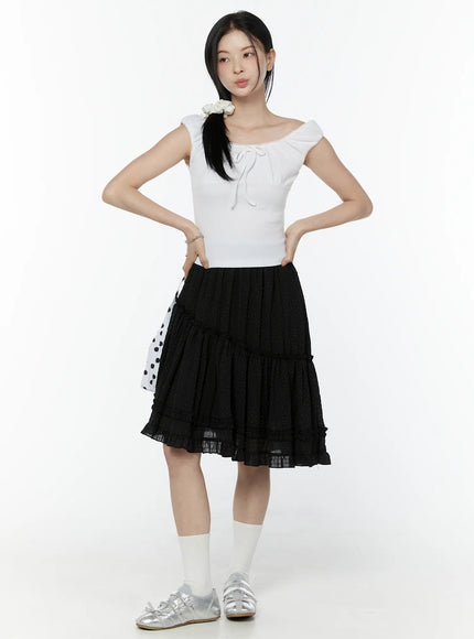lace-trim-sleeveless-top-iu505