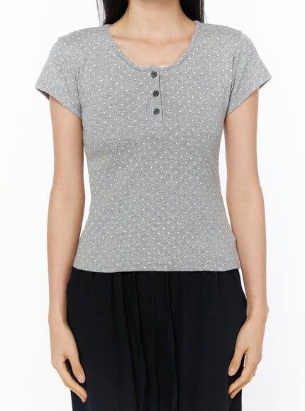 polka-dot-lace-trim-henley-tee-iu519