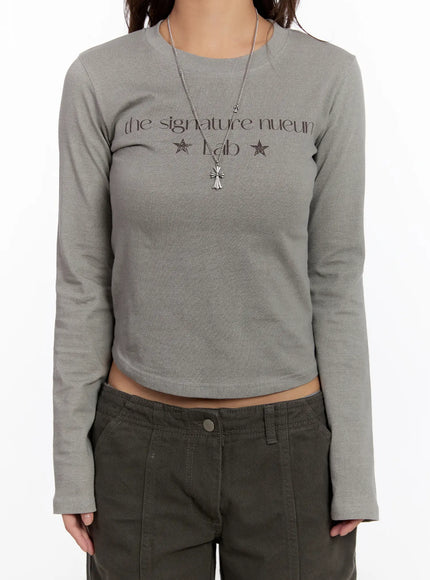 graphic-slim-fit-long-sleeve-top-cn527