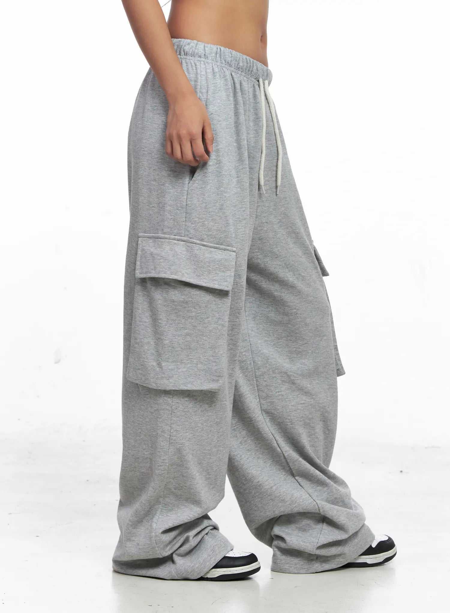 relaxed-fit-cargo-sweatpants-co513