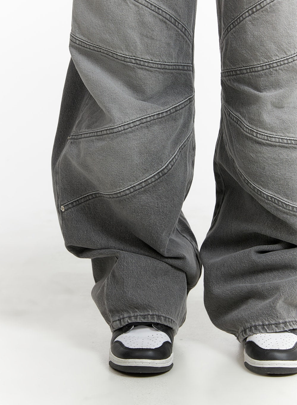 stitch-detail-wide-leg-jeans-cm419