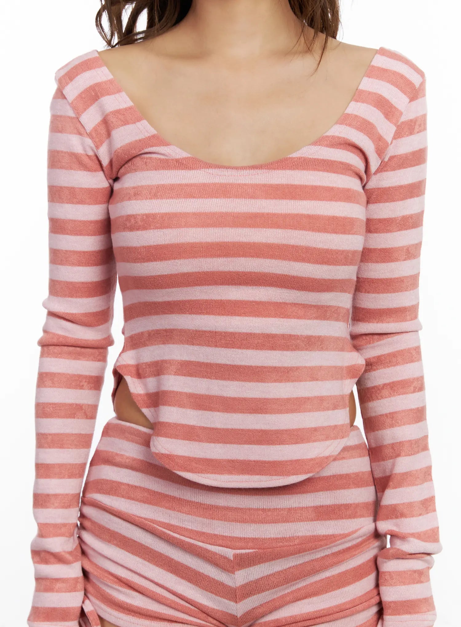 striped-u-neck-long-sleegve-top-cm520