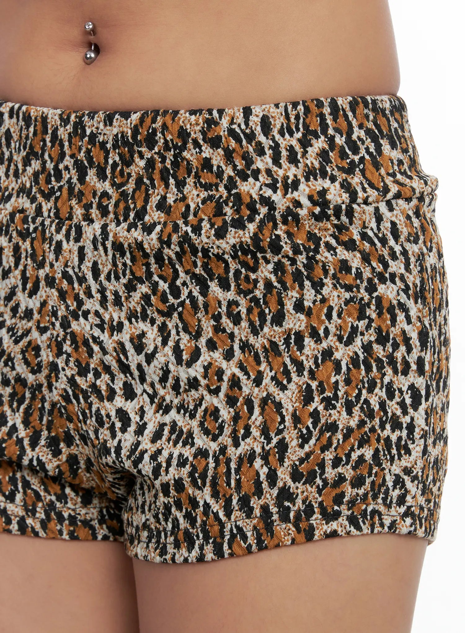 leopard-print-mini-shorts-cs522