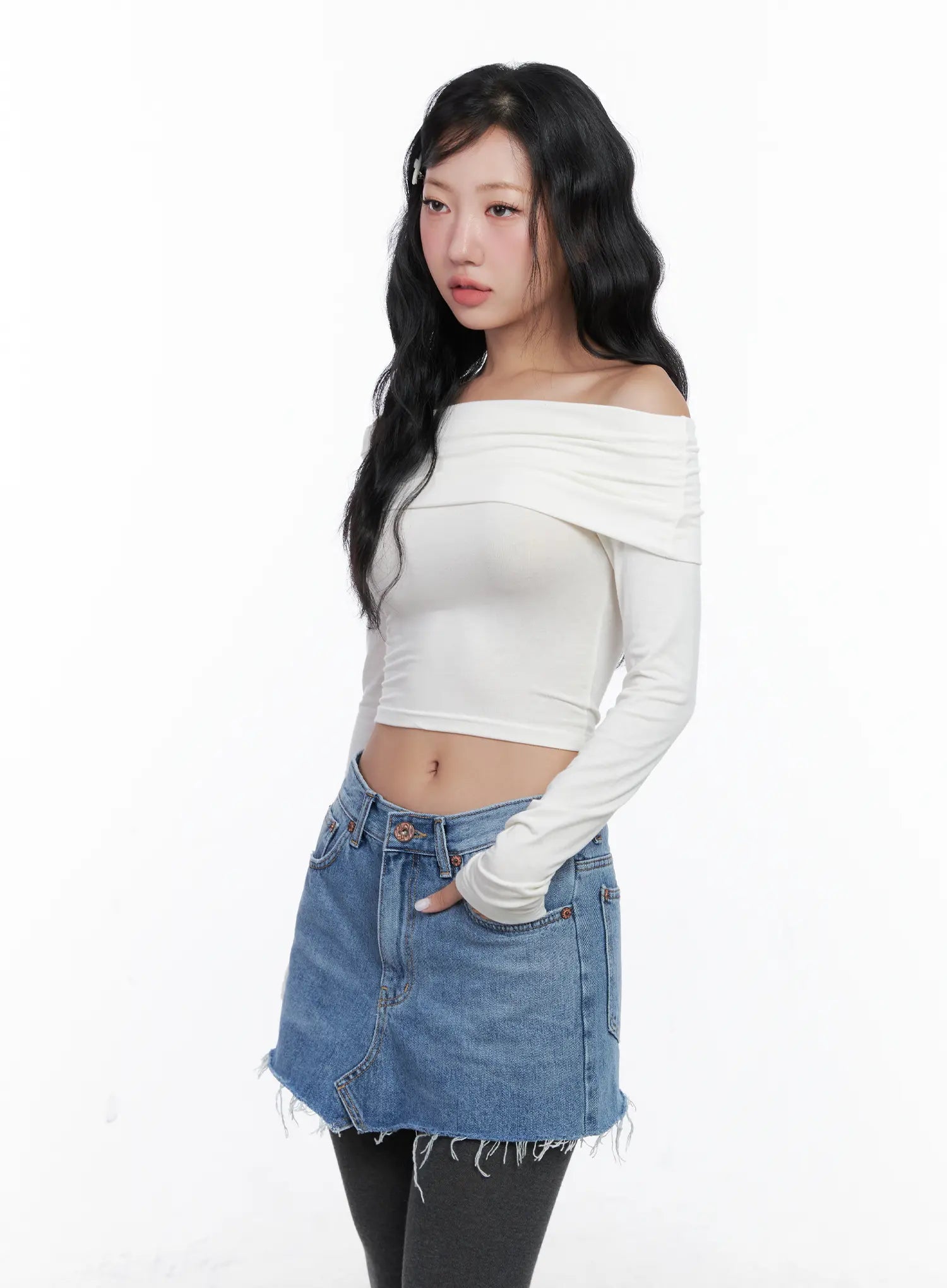 off-shoulder-cropped-long-sleeve-top-cn514