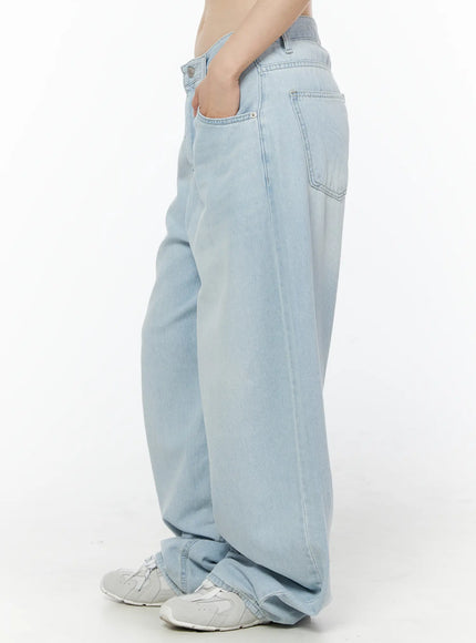 ash-loose-fit-light-washed-jeans-iu515