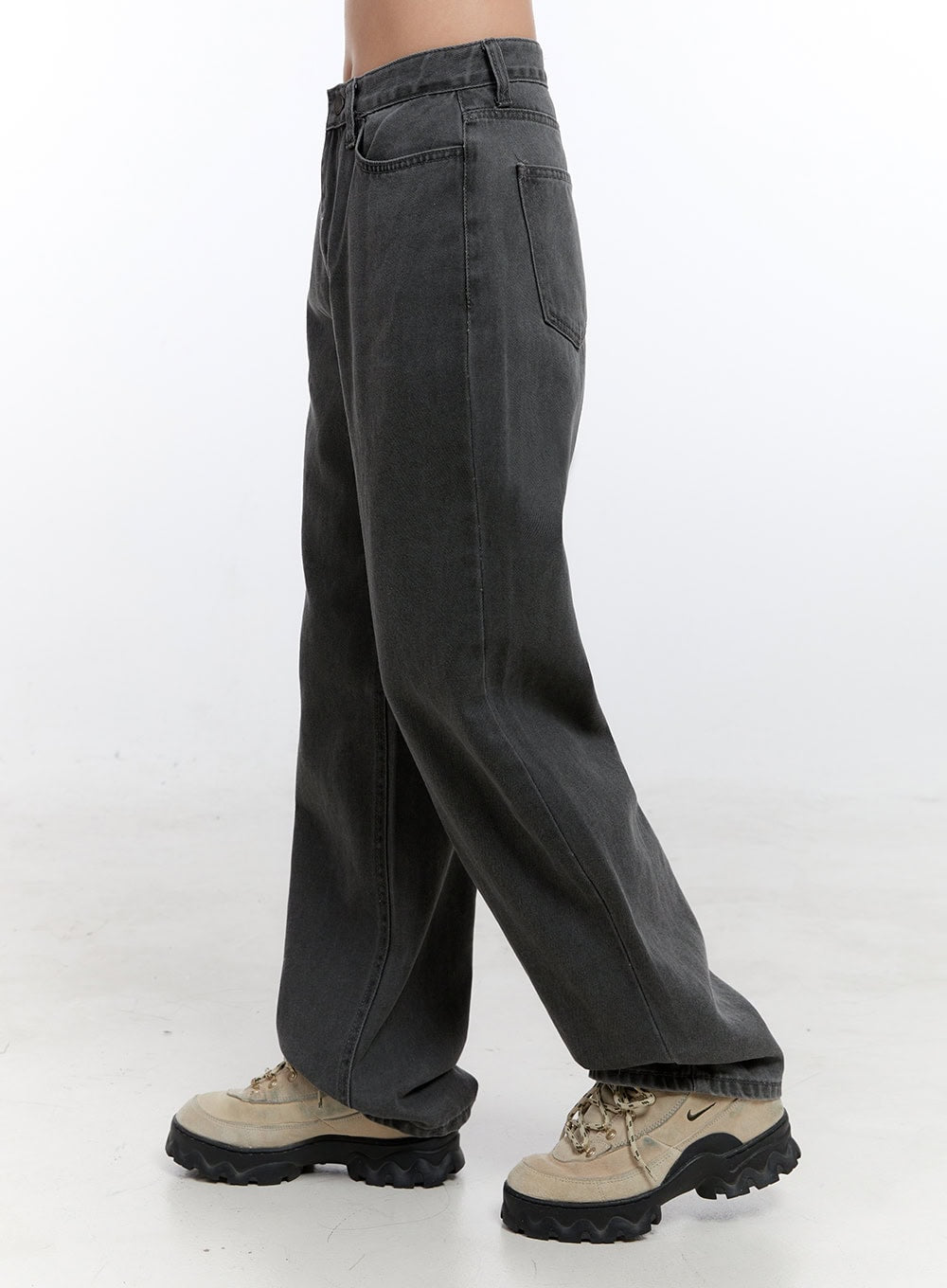 Chloe Wide-Leg Comfy Jeans ON418 in gray, side crop view on model, washed cotton straight wide-leg showing side seam and hem drape, paired with chunky sneakers.
