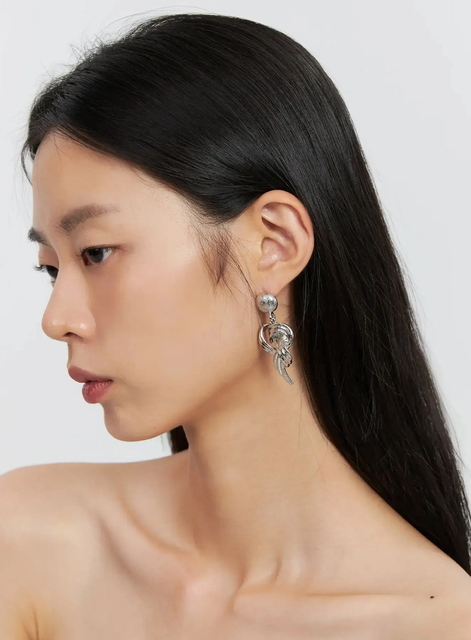 bold-knot-earrings-is515