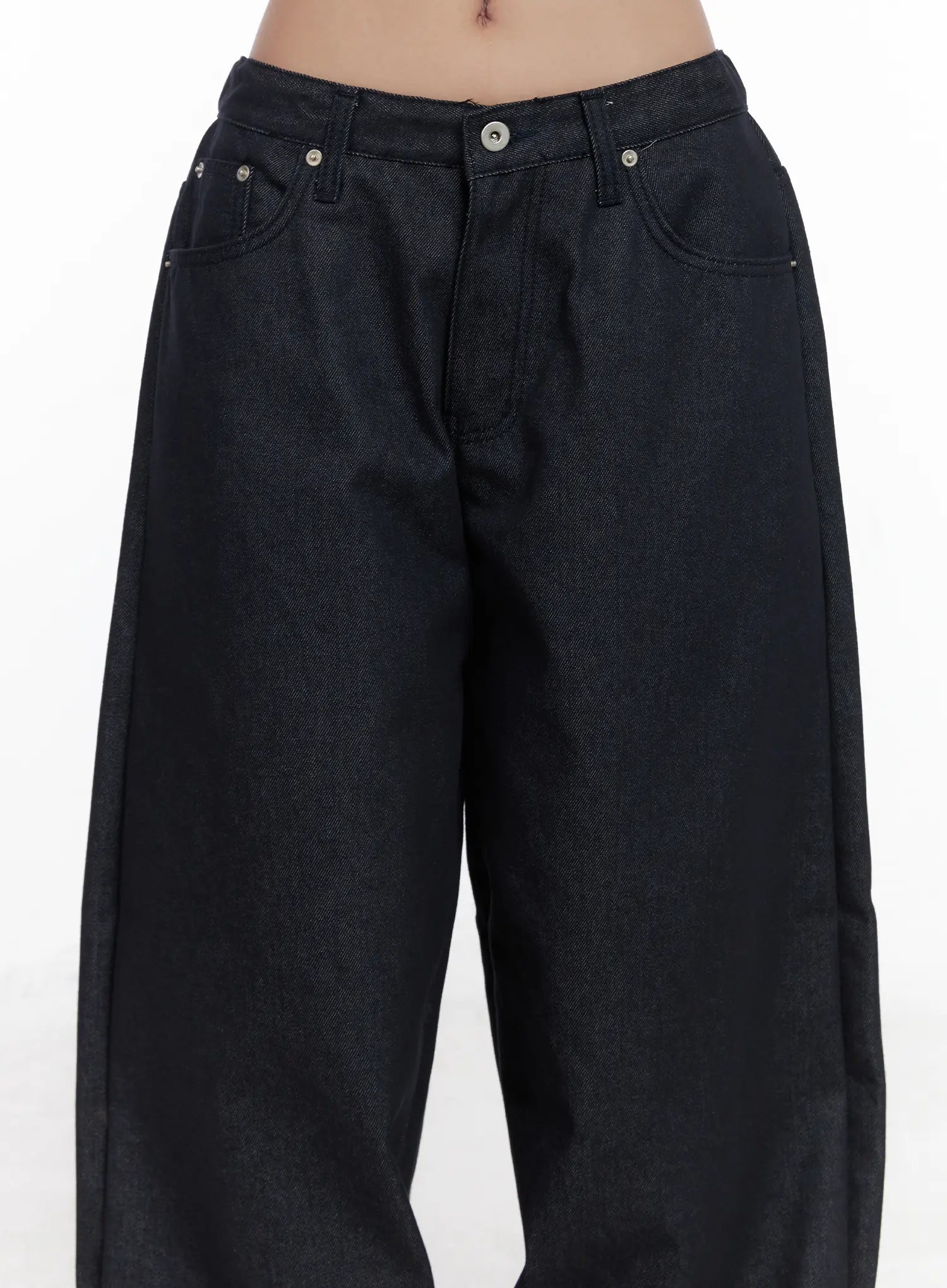 Solana Unwashed Wide-Leg Jeans CN514 in dark indigo, front waist close-up, low-rise fit with five-pocket construction, silver button closure and unwashed rigid denim detail.