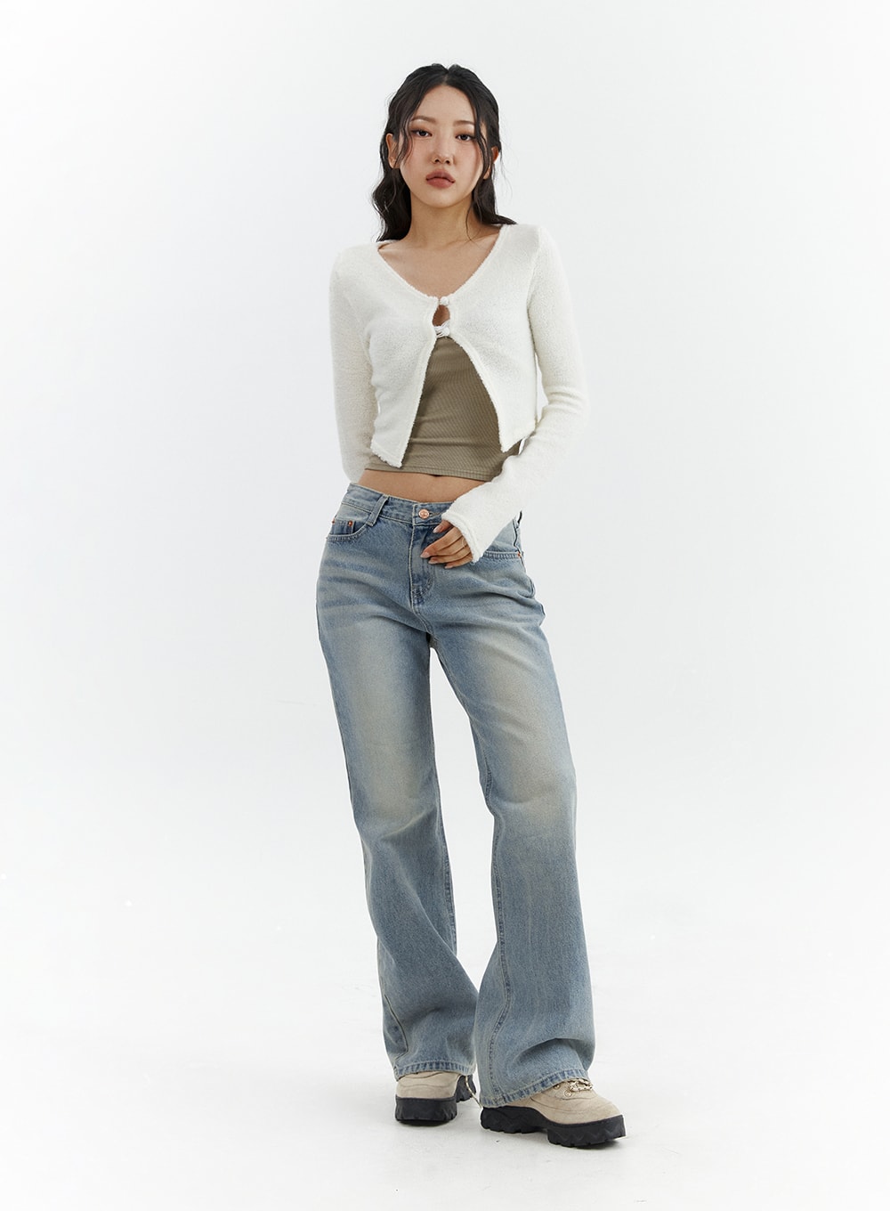 low-waist-cargo-flare-jeans-cj423