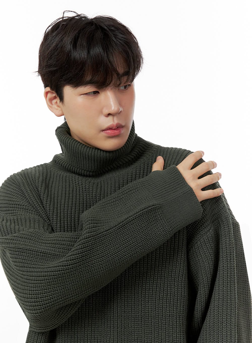 mens-cozyknit-turtle-neck-sweater-in422