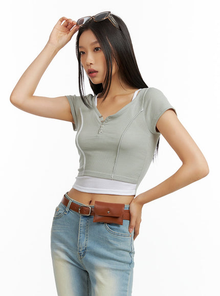 v-neck-buttoned-crop-top-il409