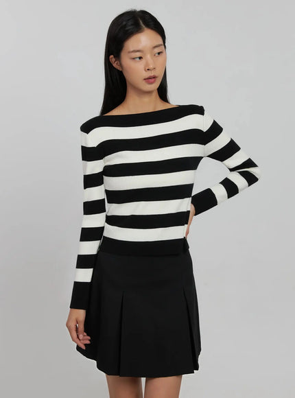 striped-boat-neck-knit-top-ij508