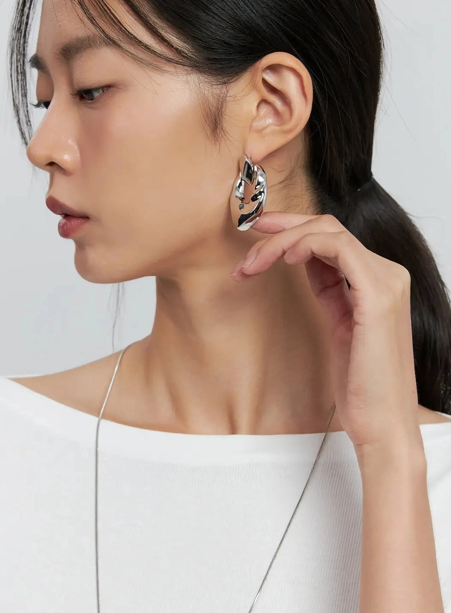 abstract-wave-hoop-earrings-is515