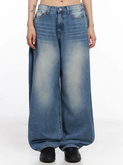 Ruthie Side Pleat Relaxed-Fit Jeans IS515 - Acubi style | LEWKIN