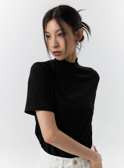 mock-neck-tee-il321