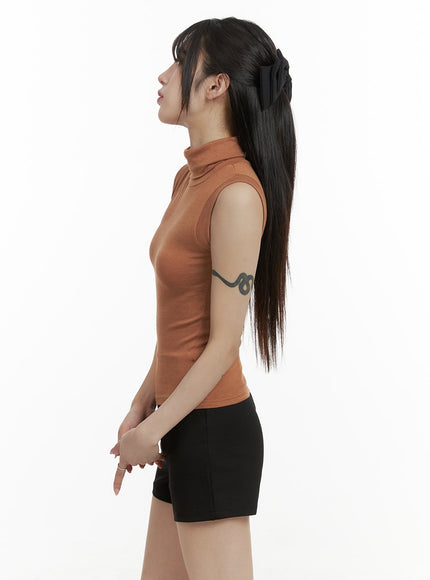 turtleneck-sleeveless-top-oa425