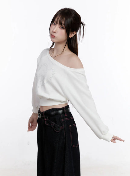 Cat Print Off-Shoulder Cropped Sweatshirt CO501