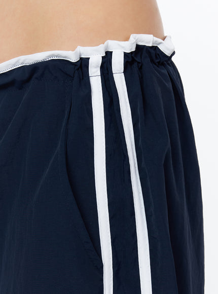 wide-leg-stripe-track-pants-iu516