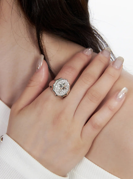 big-cubic-bold-ring-cf525